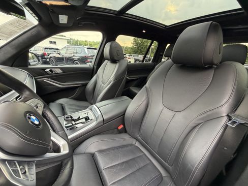 Used 2022 BMW X7 xDrive40i w/ Cold Weather Package AWD/4WD image 9