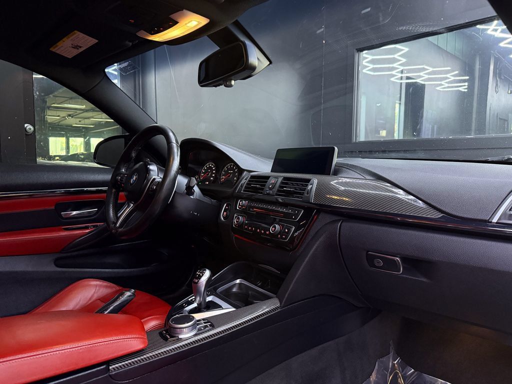 Used 2018 BMW M4 Coupe RWD image 24