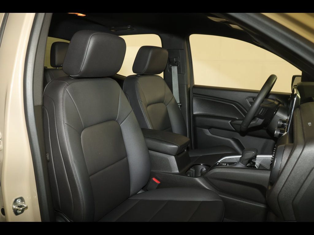 Used 2024 Chevrolet Colorado W/T w/ Safety Package RWD image 31