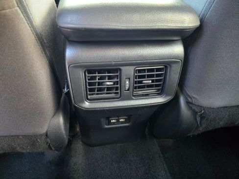 Used 2021 Toyota RAV4 XLE AWD/4WD image 24