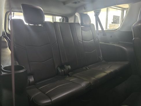 Used 2017 Cadillac Escalade ESV Premium Luxury image 18