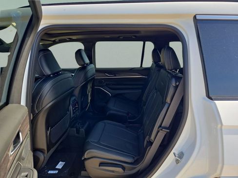 New 2025 Jeep Grand Cherokee L Overland w/ Trailer Tow Package AWD/4WD image 16