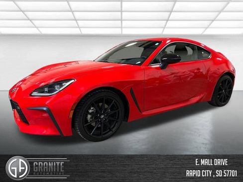 Used 2025 Toyota GR86 Premium w/ ALL Weather Mat Package (TMS) RWD image 1