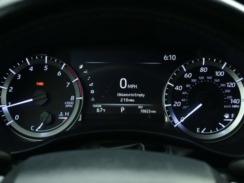 Used 2023 Toyota Highlander LE AWD/4WD image 24