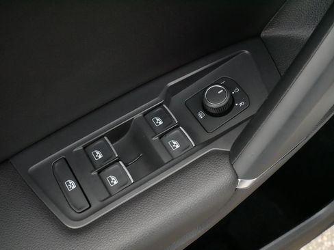 Used 2020 Volkswagen Tiguan SE w/ 3rd Row Seat Package AWD/4WD image 19