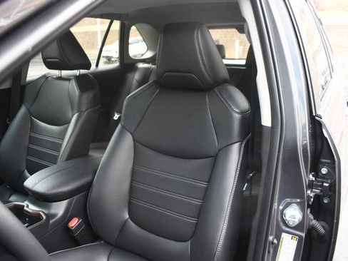 Used 2025 Toyota RAV4 Limited w/ Advanced Technology Package image 17