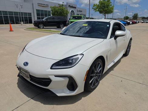 Used 2024 Subaru BRZ Limited RWD image 9