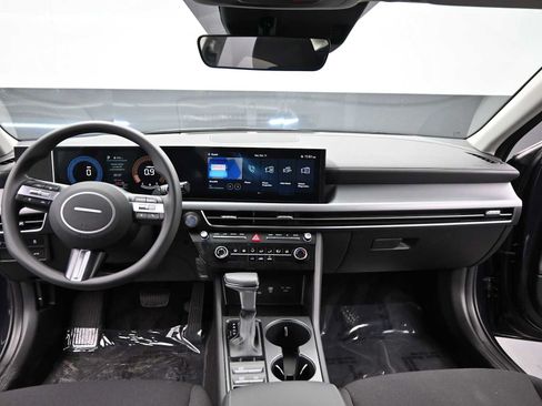 Used 2025 Hyundai Sonata SE FWD image 21