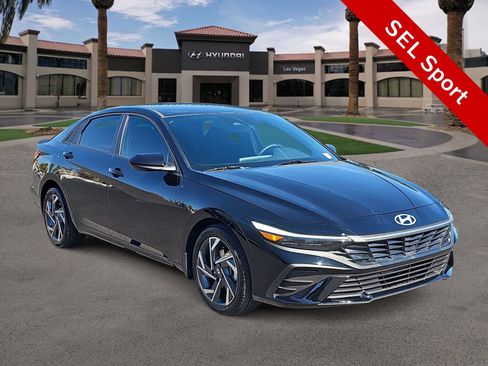 Used 2025 Hyundai Elantra Sport FWD image 2