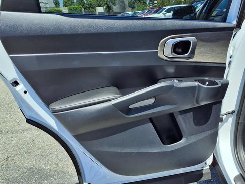 Certified 2023 Kia Sorento EX w/ Panoramic Sunroof Package FWD image 11