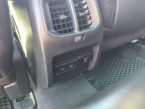 Used 2019 Jeep Cherokee Trailhawk image 36