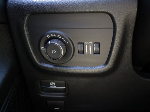 New 2025 Jeep Grand Cherokee L Limited w/ Black Appearance Package image 32