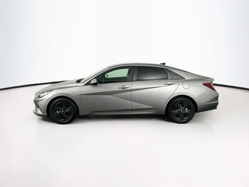 Used 2023 Hyundai Elantra SEL FWD image 4