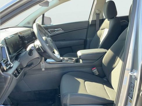 Certified 2025 Kia Sportage LX image 16