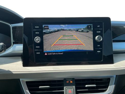 New 2025 Volkswagen Taos SE image 17