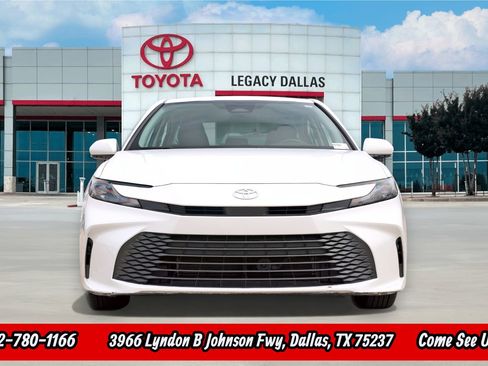 Used 2025 Toyota Camry LE FWD image 6