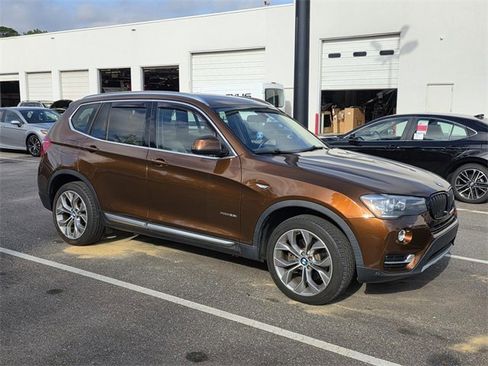 Used 2017 BMW X3 xDrive28i image 1
