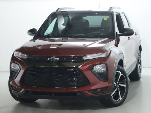 Certified 2023 Chevrolet TrailBlazer RS w/ Sun and Liftgate Package AWD/4WD image 3
