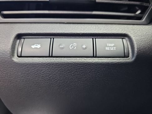 Used 2025 Nissan Altima 2.5 SV FWD image 24