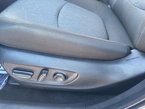 Used 2025 Toyota RAV4 XLE image 26