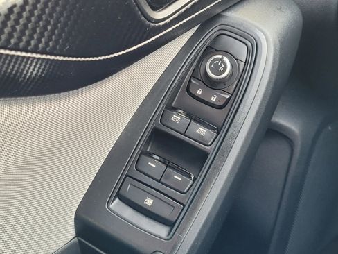 Used 2021 Subaru Crosstrek 2.0i Premium image 24