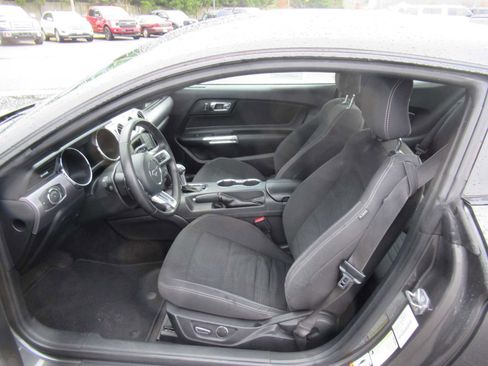 Used 2016 Ford Mustang GT image 9
