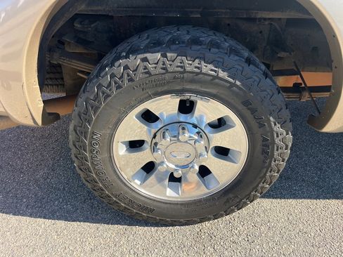 Used 2011 Ford F350 Lariat w/ Lariat Interior Pkg image 8