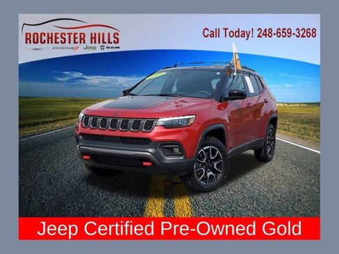 Certified 2025 Jeep Compass Trailhawk w/ Trailhawk Elite Group AWD/4WD image 1