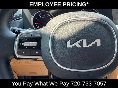 Used 2023 Kia Carnival LX FWD image 26