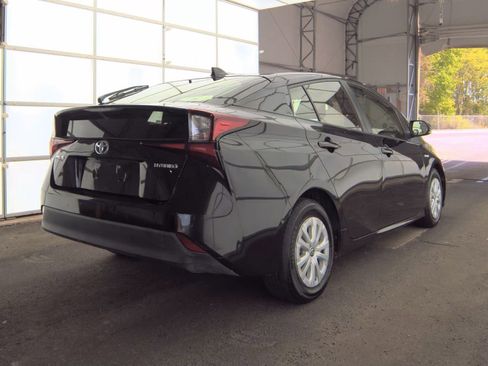 Used 2022 Toyota Prius LE FWD image 6