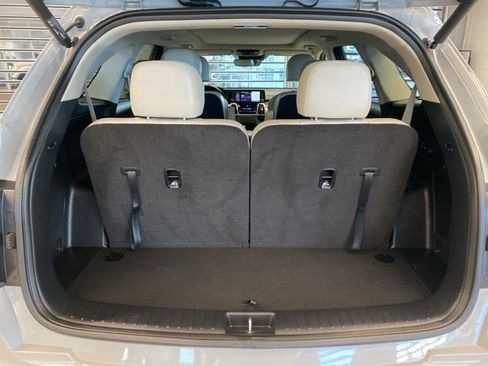 Used 2023 Kia Sorento SX image 9