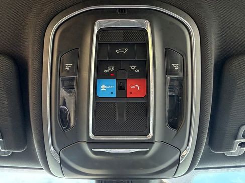 Used 2023 Jeep Grand Cherokee Trailhawk AWD/4WD image 32