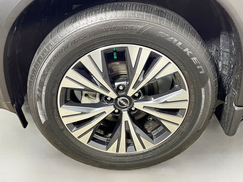 Used 2023 Nissan Rogue SV image 14