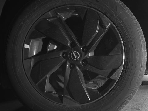 Used 2025 Nissan Rogue SV image 14