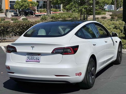 Used 2023 Tesla Model 3 Standard Range image 14