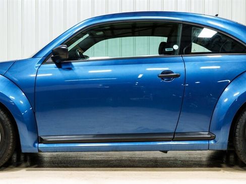 Used 2018 Volkswagen Beetle 2.0T S image 2