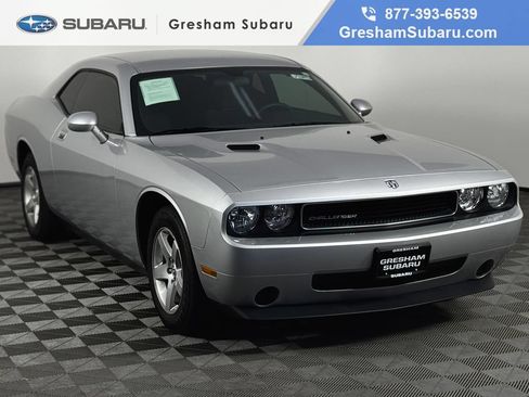 Used 2010 Dodge Challenger SE RWD image 1