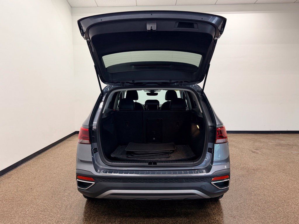 Used 2022 Volkswagen Taos SE AWD/4WD image 4