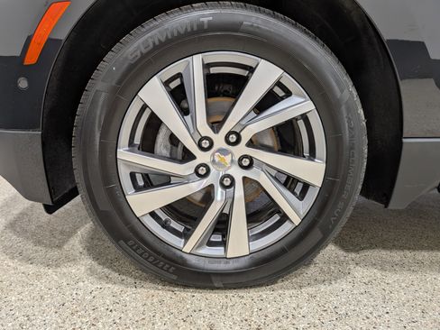 Used 2022 Chevrolet Equinox Premier AWD/4WD image 9