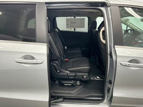 New 2026 Honda Odyssey Touring image 17