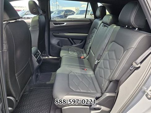 Used 2026 Volkswagen Atlas Cross Sport SE AWD/4WD image 12