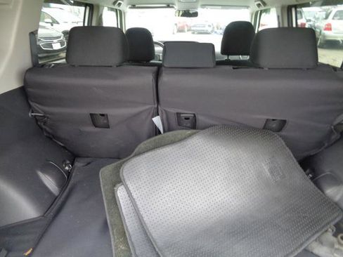 Used 2012 Scion xB 5-Door Wagon 5-Spd MT image 10