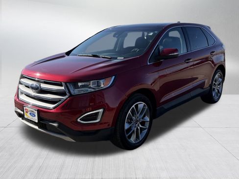 Used 2018 Ford Edge Titanium w/ Equipment Group 302A image 3