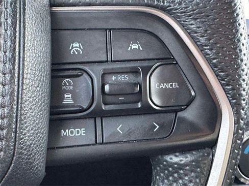 Used 2024 Toyota Tacoma TRD Off-Road image 17