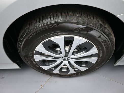Used 2022 Toyota Prius Prime LE FWD image 13