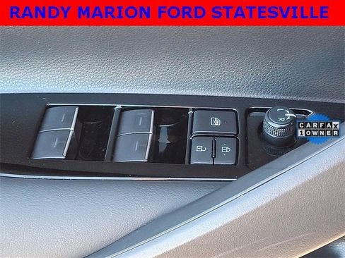 Used 2022 Toyota Corolla SE image 25