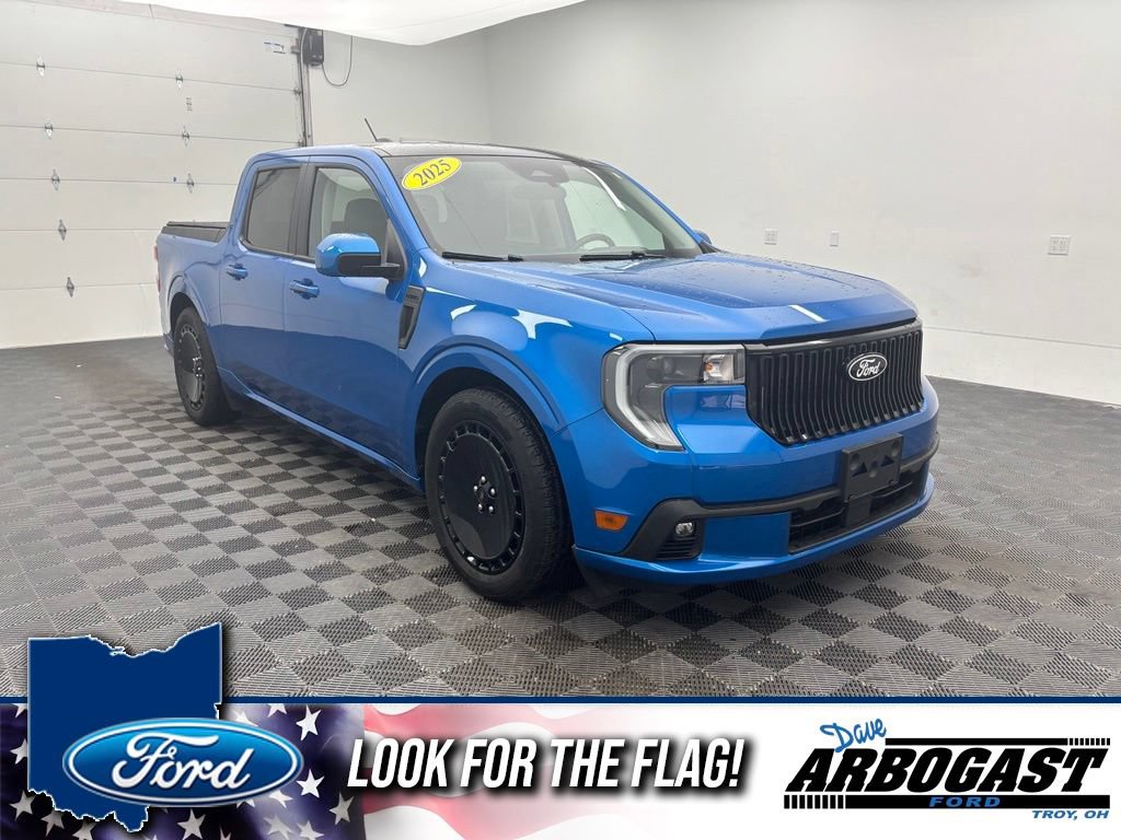 Used 2025 Ford Maverick Lobo AWD/4WD image 1