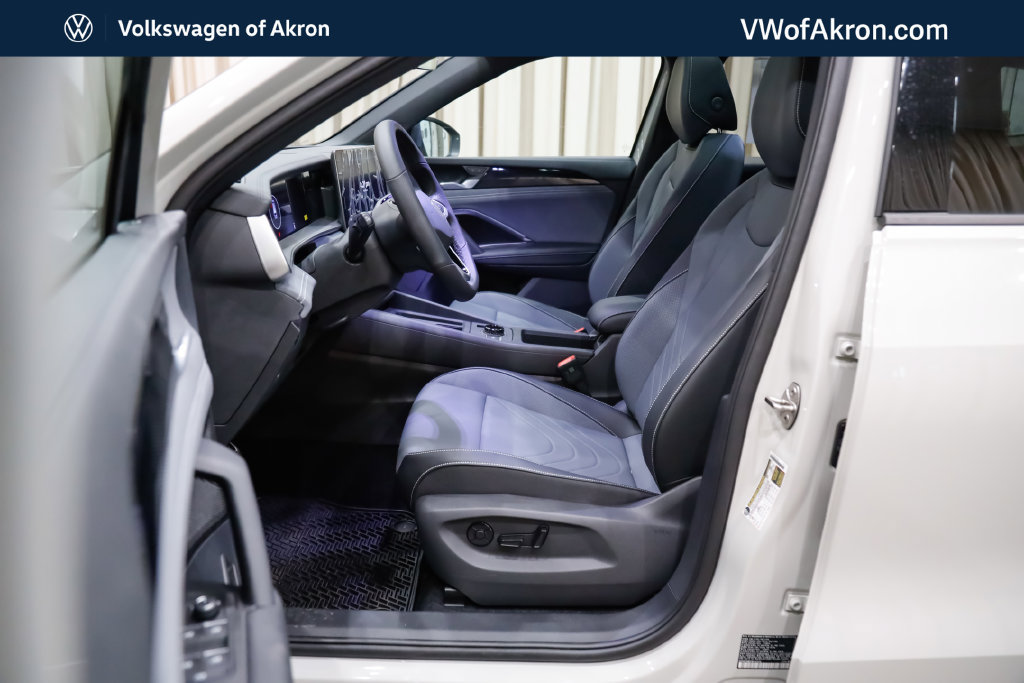 New 2026 Volkswagen Tiguan SE R-Line FWD image 10