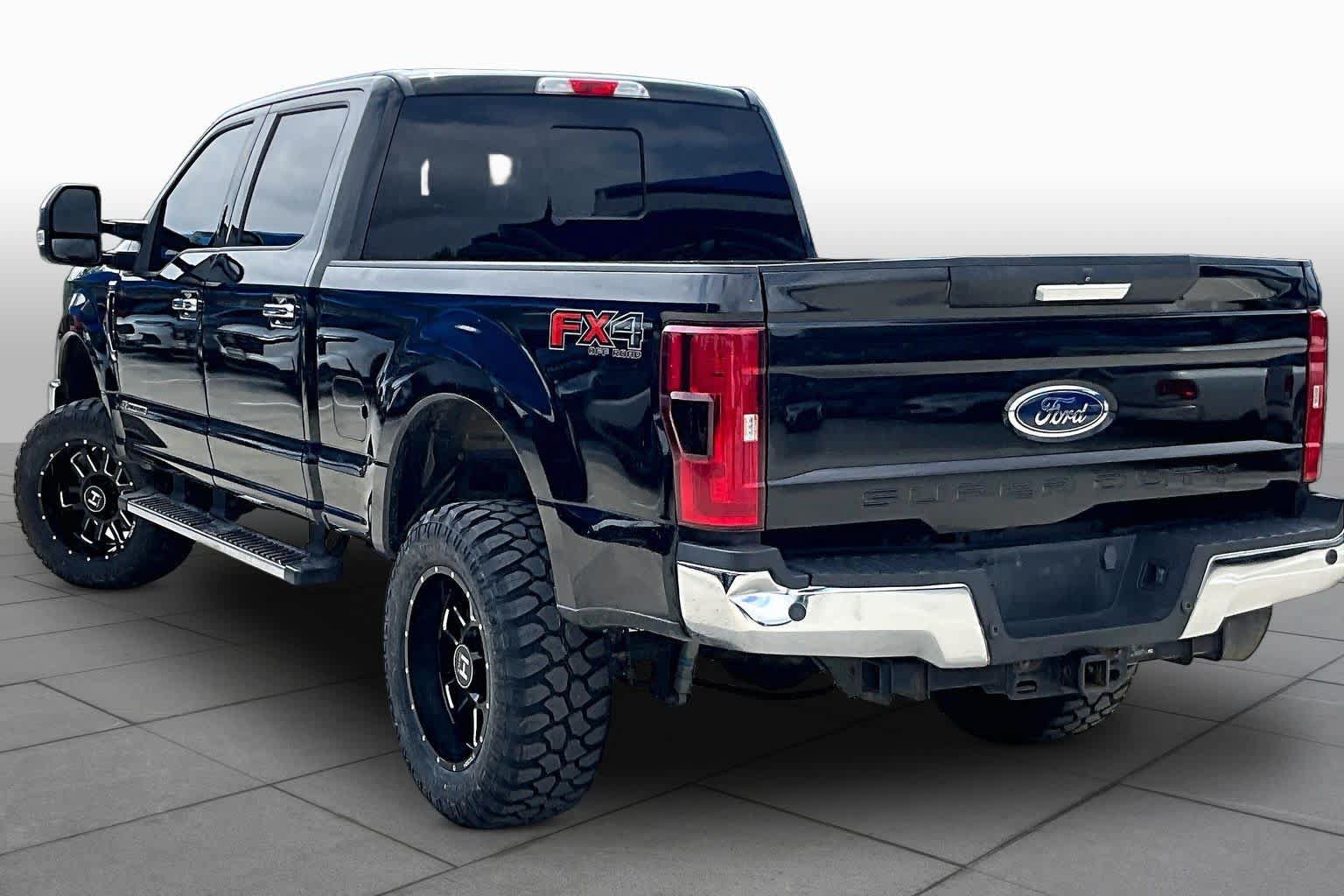 Used 2017 Ford F250 XLT w/ XLT Premium Package AWD/4WD image 12