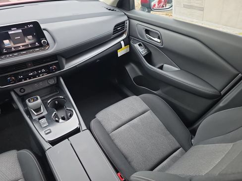 New 2026 Nissan Rogue SV FWD image 19